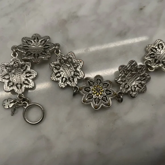 Flower bracelet - Picture 4 of 4